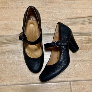 Sofft Miranda Black Leather Snakeskin print heels NWOB